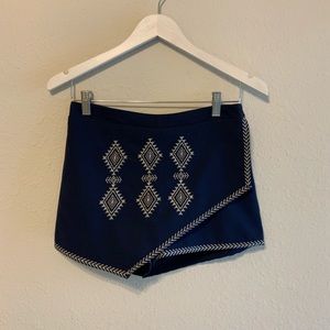 Sweet journey Aztec embroidered skort size small